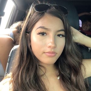 Meet your Posher, Brianna